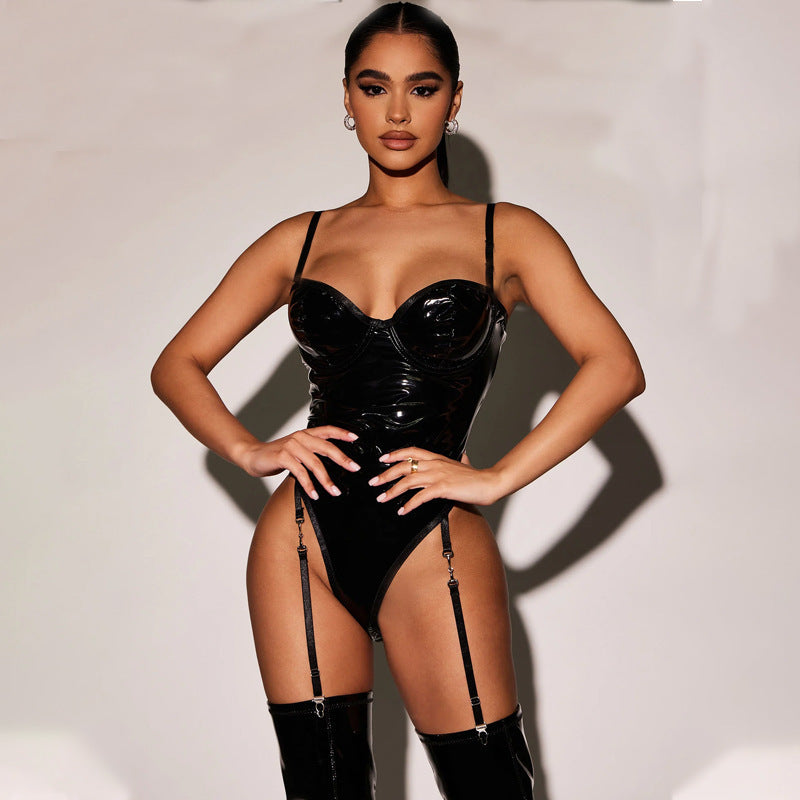 Kinks Patent Leather Sling Garter Set